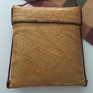 Vintage Woven Straw Purse with Top Opening